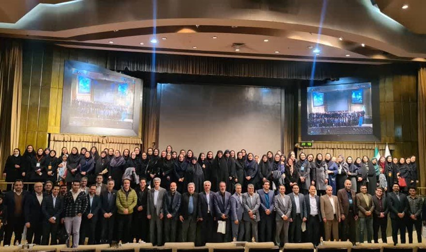 دکتر آخوندزاده، معاون تحقیقات و فناوری وزارت بهداشت در هفتمین همایش ملی کتابداران و اطلاع‌رسانان سلامت عنوان کرد؛*